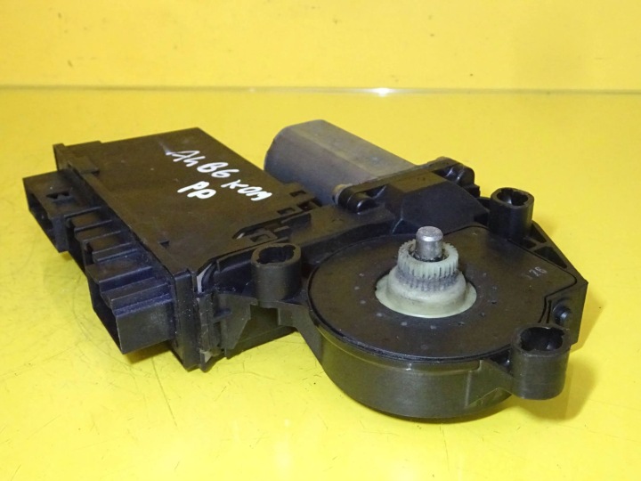PETIT MOTEUR VITRES DROIT AVANT A4 B6 8H1959802B 5WK47006DBF NR104