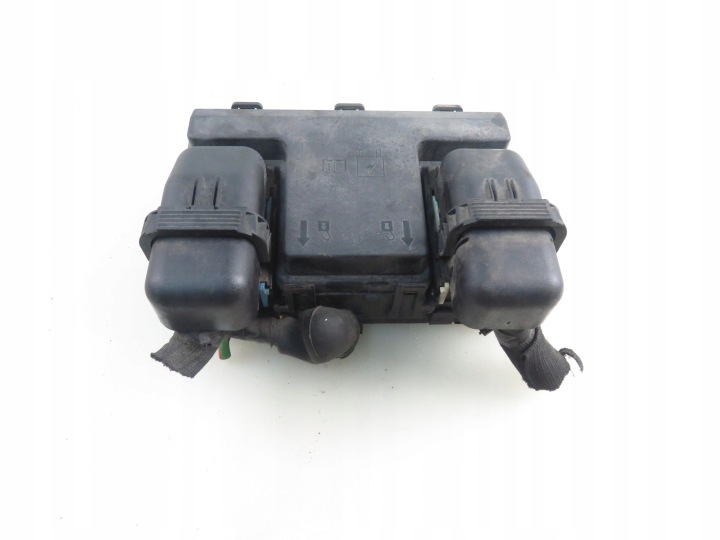 BOÎTE FUSIBLES FORD S-MAX II (CJ, WA6) F2GT14A067EC