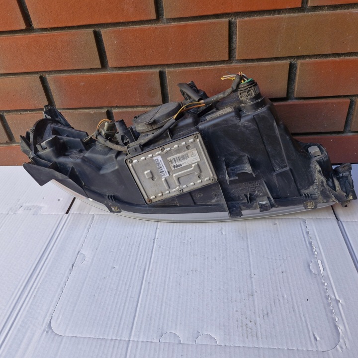 PHARE AVANT AVANT GAUCHE VOLVO V70 XC70 LIFT XÉNON 30678933 NR99