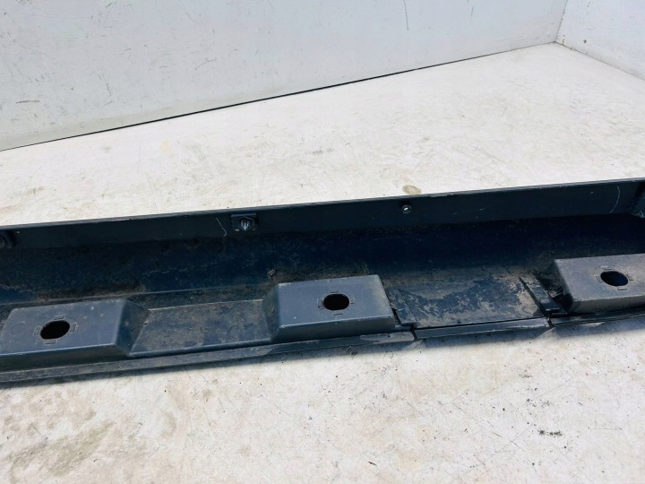 AVENSIS T27 SEUIL PROTECTION EXTÉRIEUR SEUIL GAUCHE 1H2 RAYURES
