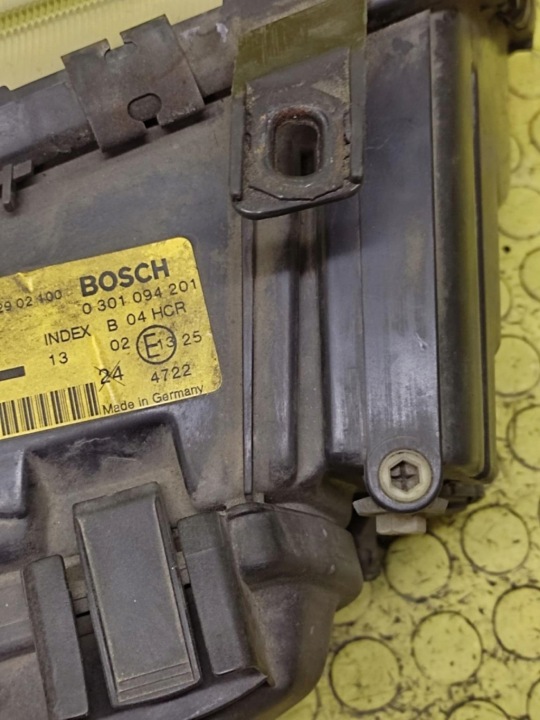 AUDI A4 B5 PROJECTEUR PHARE GAUCHE AVANT 8D0941003E