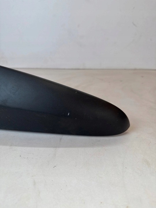 MOULURE SOUS LAMPE DROITE ARRIÈRE MERCEDES CITAN W415