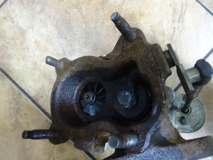 VW SEAT 1.9 TURBOCOMPRESSEUR 038145701F