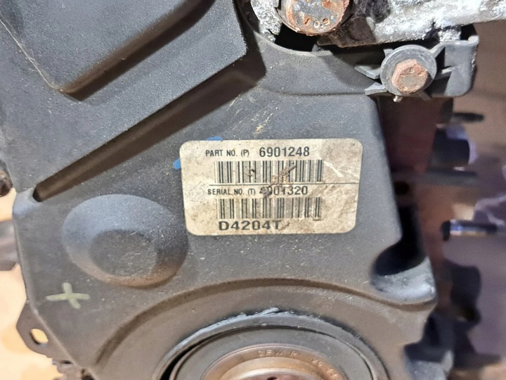 MOTEUR VOLVO V50 (MW) 8252346 32094052 2.0L 100KW 2004