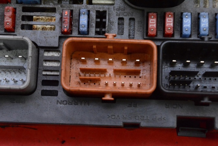 BOÎTE FUSIBLES BSM 9666700480 PEUGEOT 308 1 I T7 1.6 HDI 109 KM