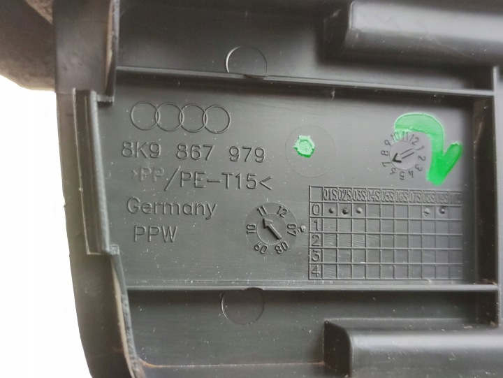 AUDI A4 B8 UNIVERSEL BOUCHON TRIANGLE OSTRZEGAWCZEGO 8K9867979