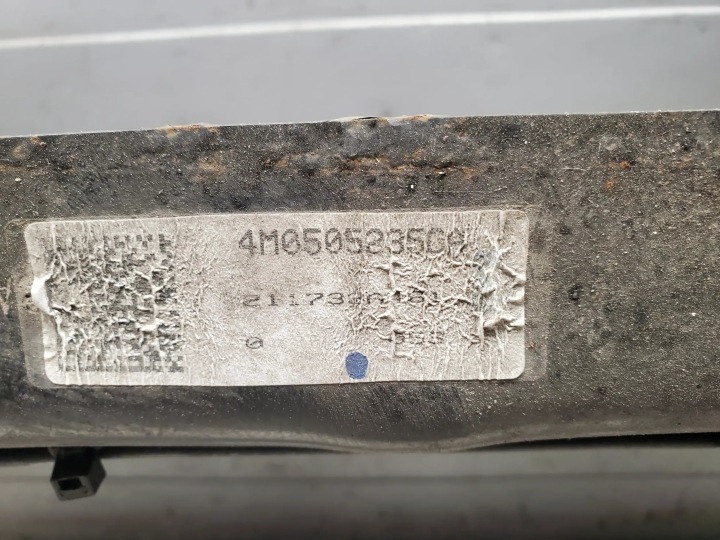 AUDI SQ8 2021 4.0 BENZIN 373KW 4M0505235CA ARRIÈRE POUTRES ARRIÈRE OEM