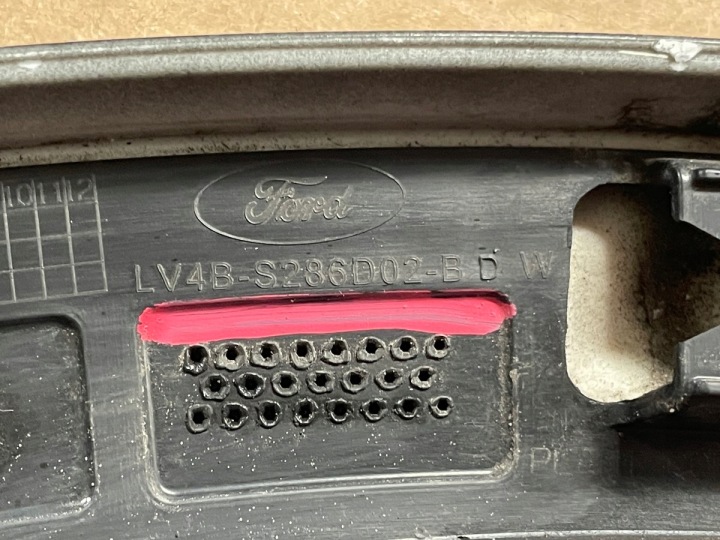 KUGA MK3 MOULURE GARDE-BOUE ARRIÈRE DROITE LV4B-S286D02-BDW GAUCHE LV4B-S286D03-BDW
