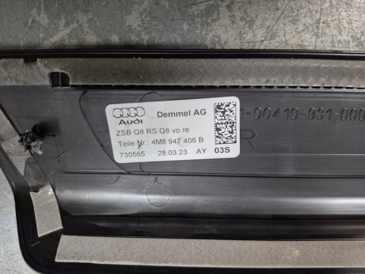 BAGUETTES SEUIL ENSEMBLE AUDI RSQ8 4M