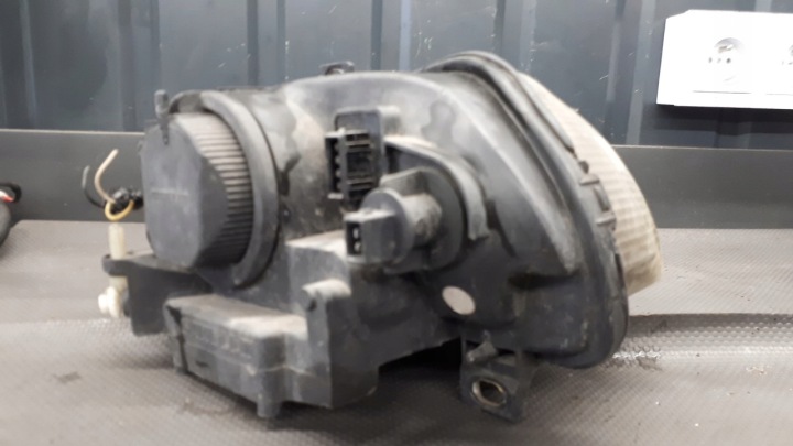 60620134 PROJECTEUR DROIT ALFA ROMEO 156