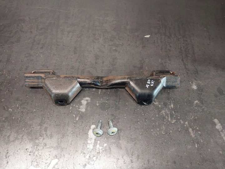 POIGNÉE ISOFIX SKODA SUPERB B5 (3U) 8D0813545