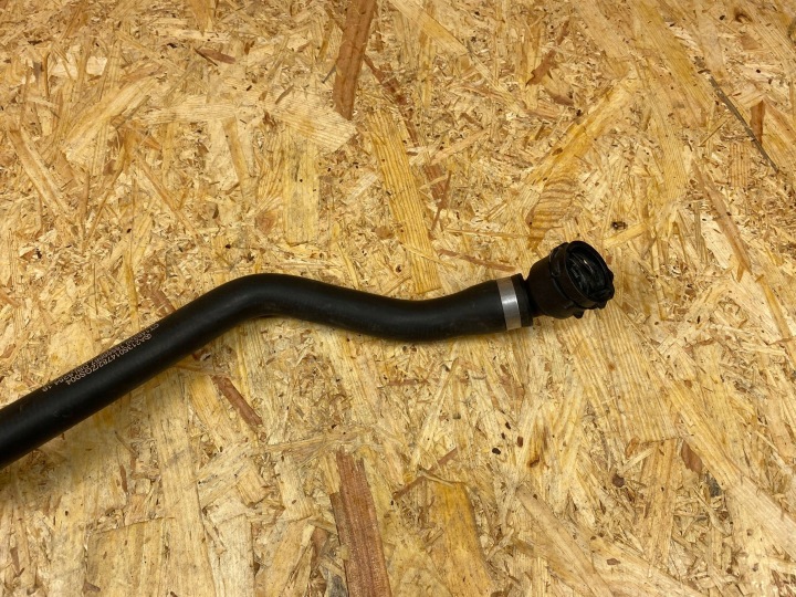 TUYAU TUYAU FIL EAU MERCEDES W205 W213 W253 A2135014782