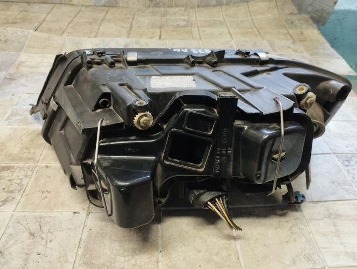 PHARE DROITE AVANT AUDI A6 (4B2, C5) 14847400 2.5L DIESEL 110KW 1999