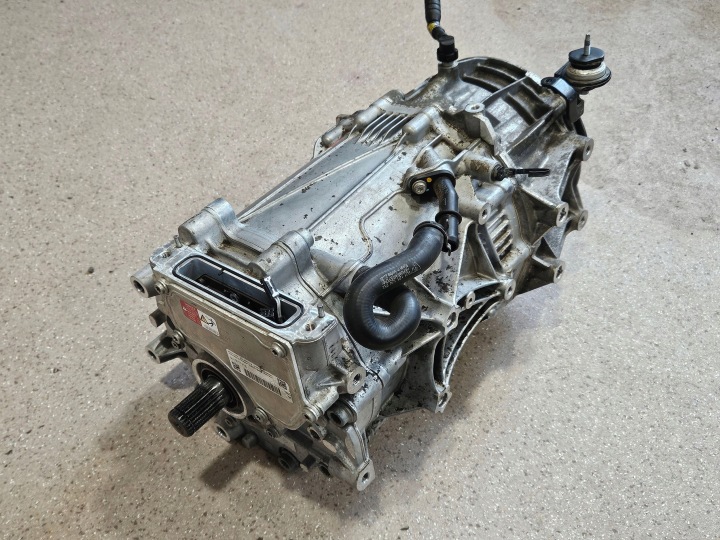 MOTEUR ÉLECTRIQUE EV AVANT PORSCHE TAYCAN 9J1 9J1901131E