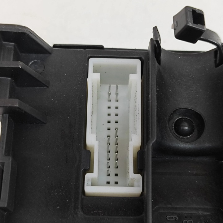 BMW 5 G30 G31 2019 CHÂSSIS MODULE FUSIBLES