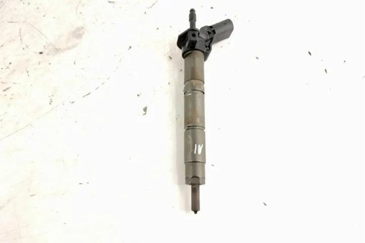 INJECTEUR MERCEDES-BENZ C (W204) 6420701387 2.99L DIESEL 165KW 2009