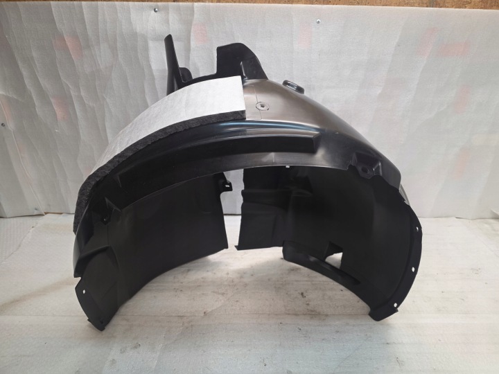 PASSAGE DE ROUE DROIT AVANT AUDI A1 82A 82A809958