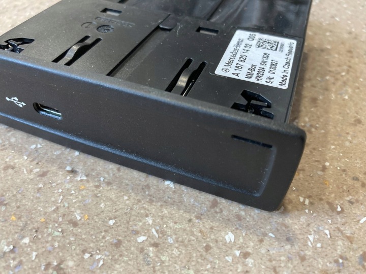 PRISE USB MERCEDES-BENZ GLE W167 A1678201402