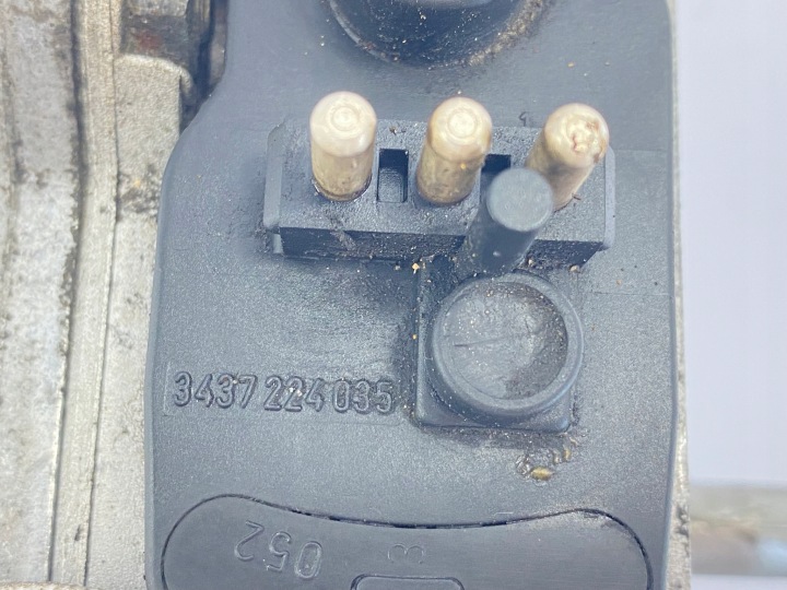 PAPILLON DES GAZ K-JET MERCEDES W124 W201 M102 230E 200E 0438121043 4-CYLINDRY