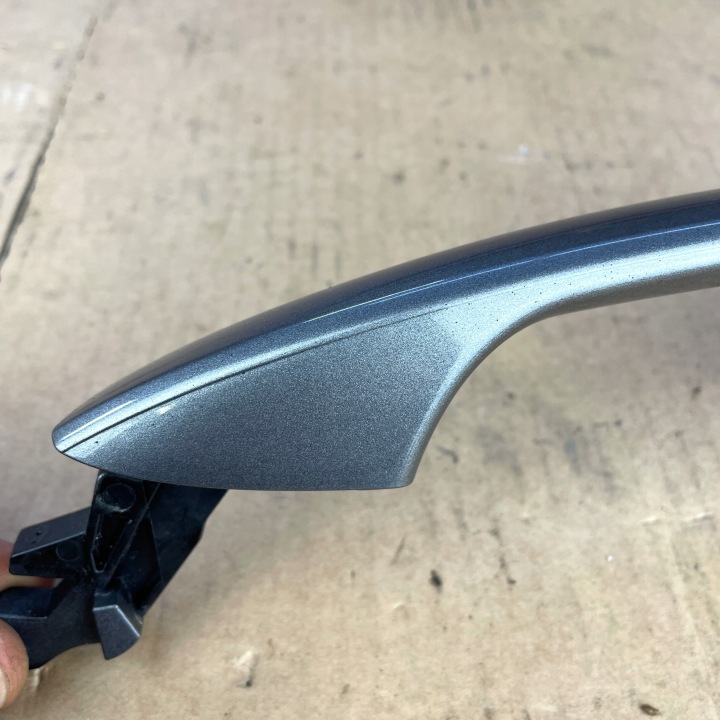 MERCEDES X117 W117 117 CLA POIGNÉE GAUCHE GAUCHE AVANT EXTÉRIEUR PEINTURE C787