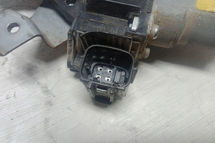 ÉLÉVATEUR VITRES ARRIÈRE GAUCHES PORTES RENAULT KOLEOS I (HY_) 82731JY10A 2.0L
