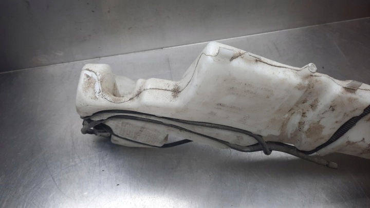 RÉSERVOIR LAVE-GLACES FORD FOCUS MK2 LIFT 1.6B 09R HAYON 4M51-13K163-CF