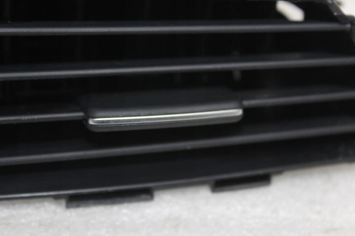 MERCEDES GRILLE CENTRALE CONDUIT D'AIR A2048306054
