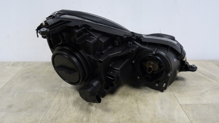 PROJECTEUR FEUX AVANT HELLA 1EL 008 369-071