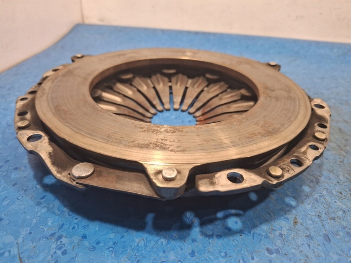 VW PASSAT B5 1.6 ARM EMBRAYAGE VOLANT BIMASSE 058141117A