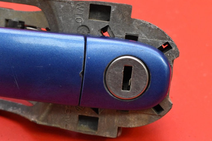 POIGNÉE GAUCHE AVANT AVANT BLEUE 3B0837885/886 VW GOLF 4 IV 97-06