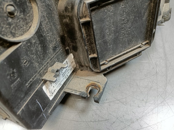 AUDI Q5 8R 08-12R PHARE GAUCHE AVANT ANGLAIS 8R0941003M