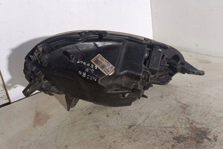 PHARE DROITE AVANT NISSAN MICRA III (K12) 26010AX705 1.5L DIESEL 48KW