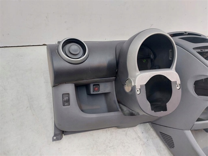 CONSOLE PLANCHE COCKPIT TOYOTA AYGO I 2005-2014R EN BON ÉTAT JEU