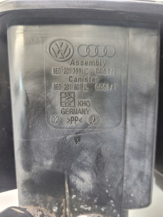 FILTRE CARBONIQUE AUDI A4 B7 A6 C6 2.0 TFSI 8E0201799C