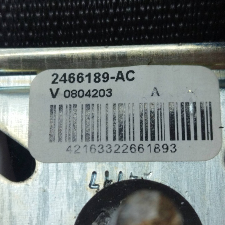 2014 TESLA MODÈLE AVEC CEINTURE DE SÉCURITÉ SIÈGES ARRIÈRE 101878900A