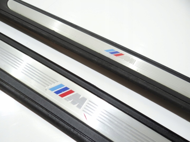 MOULURE SEUIL DROIT AVANT BMW E90 LCI 7255930