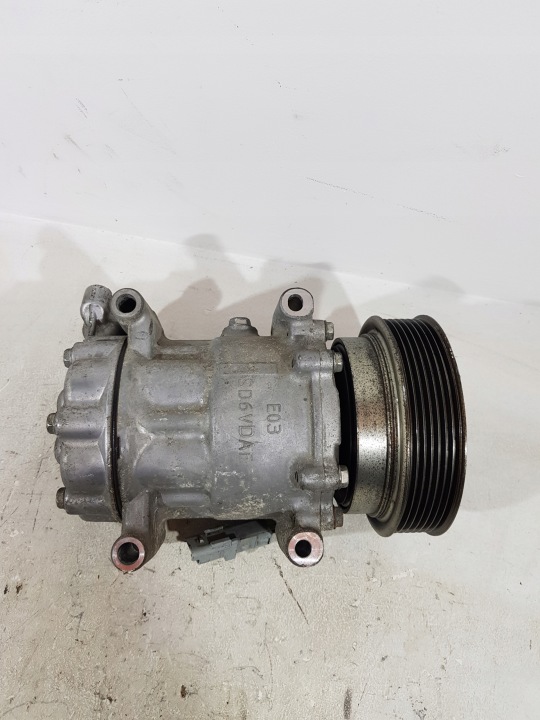 COMPRESSEUR DE CLIMATISATION 8200819568A RENAULT CLIO III TWINGO 1.2 TCE D4FH784