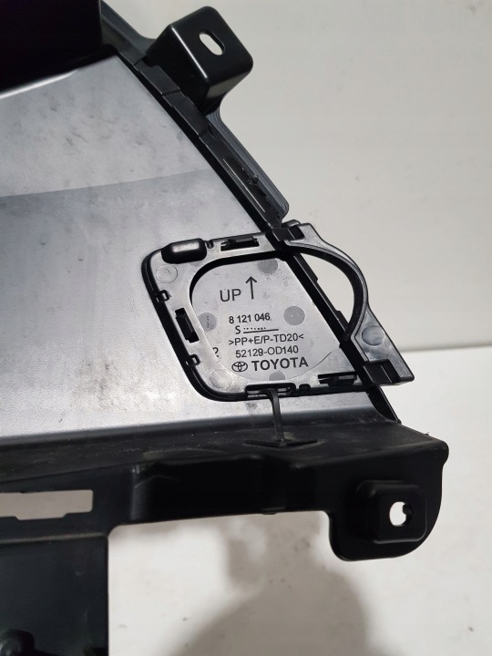 TOYOTA YARIS XP210 2021 AVEC AVANT GRILLE VENTILATION SOUS ZDERZAKIEM TYLNYM