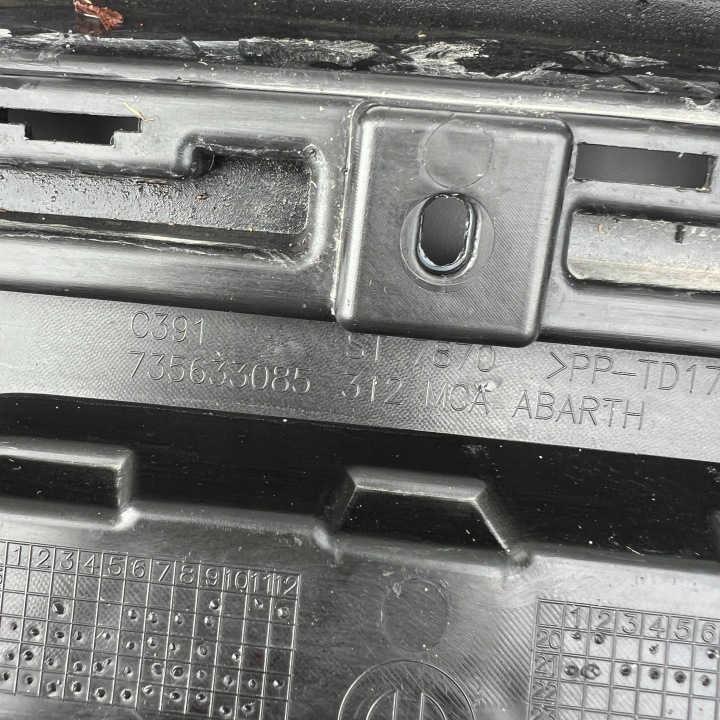 FIAT 500 ABARTH ARRIÈRE MOULURE INFÉRIEURE PARE-CHOCS ARRIÈRE 735633085