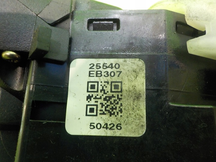 NISSAN NAVARA III D40 2.5 DCI VOITURE 05R COMMUTATEUR COMPOSITE 25560EB308