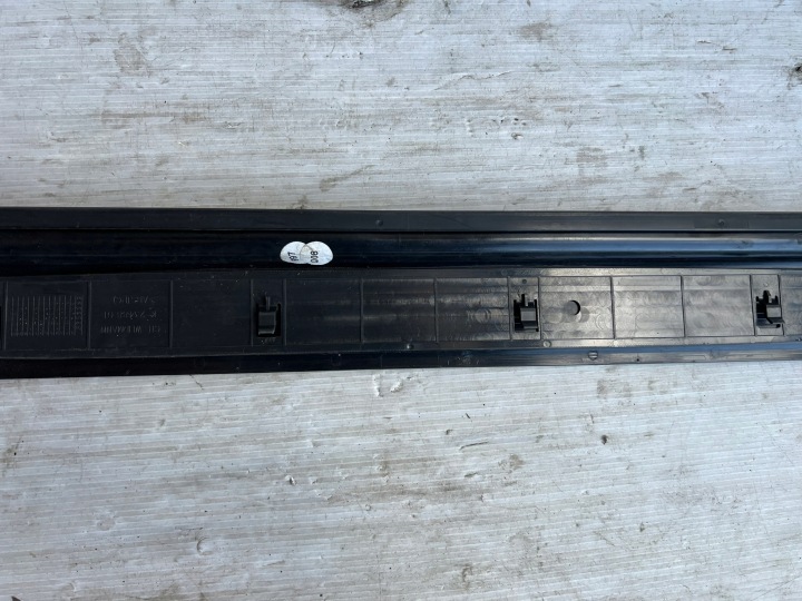 MERCEDES-BENZ CLK W209 GAUCHE MOULURE REVÊTEMENT SUR SEUIL GAUCHE A2096800135