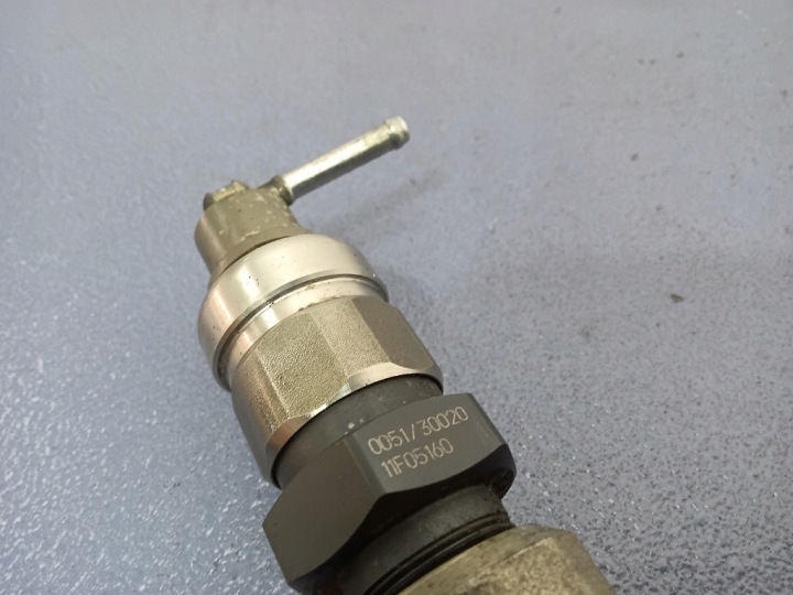 TOYOTA AVENSIS T25 LIFT 2.2 D-CAT MOULURE ALIMENTAIRE 89458-60010 11F05160