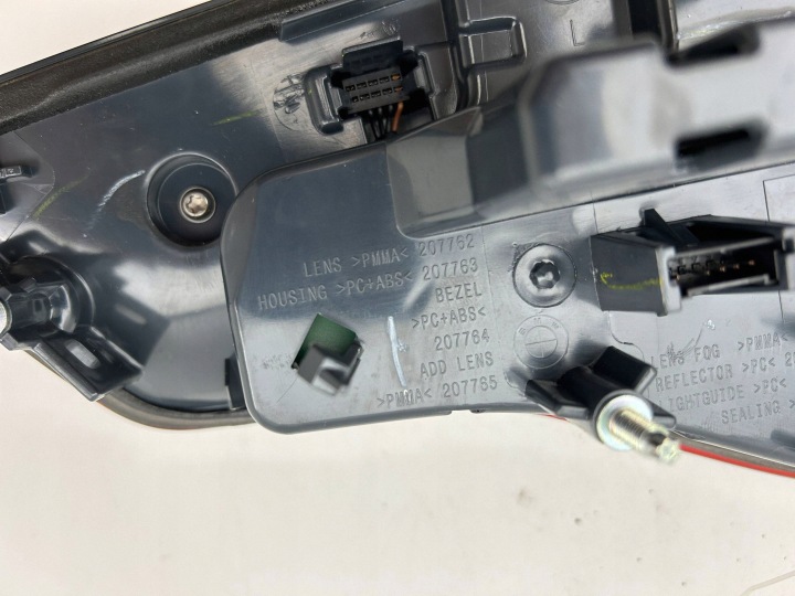 GAUCHE PHARE COUVERCLES DE COFFRE COUVERCLES DE COFFRE BMW X3 (G01, F97) 7408743 32480104 3.0L 265KW