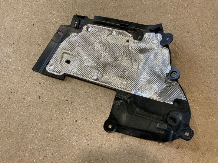 PROTECTION THERMIQUE DROITE CÔTÉ MERCEDES-BENZ E W213 A2536208200
