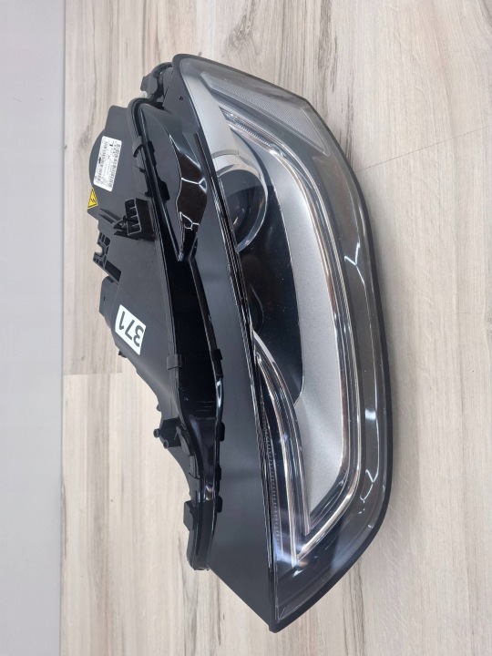 LAMPA,REFLEKTOR GAUCHE AVANT AUDI A4 S4 B8 8K0941005C, XÉNON