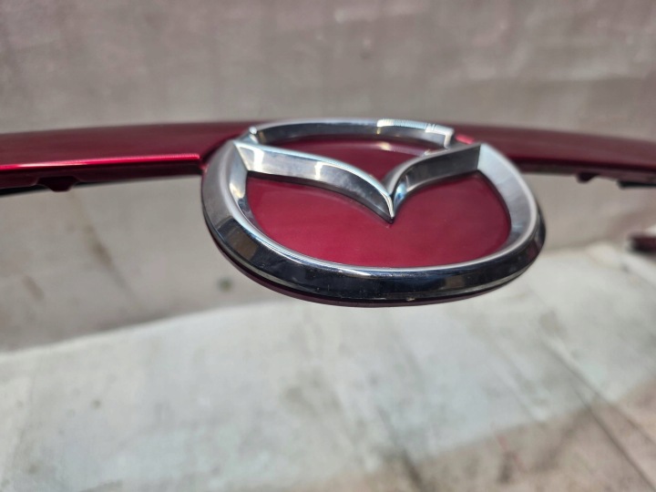 MAZDA CX-30 BRODERIE COUVERCLES DE COFFRE ARRIÈRE COUVERCLES DE COFFRE DFR550811 GENUINE