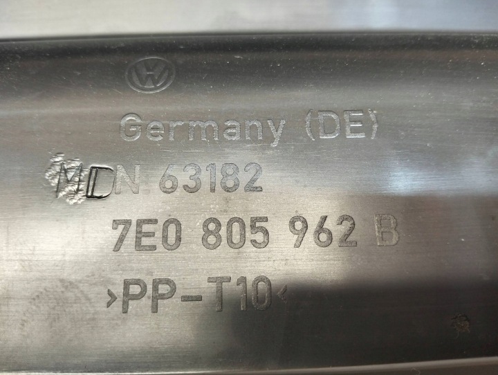 VW T5 LIFT 7E0 PROTECTION PANNEAU AVANT INFÉRIEURE 7E0805962B