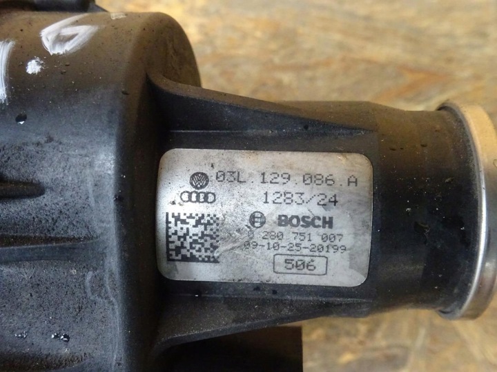AUDI A3 8P 1.6 TDI CAY CAYC COLLECTEUR ADMISSION GUIDE CAPOTS 03L129086A