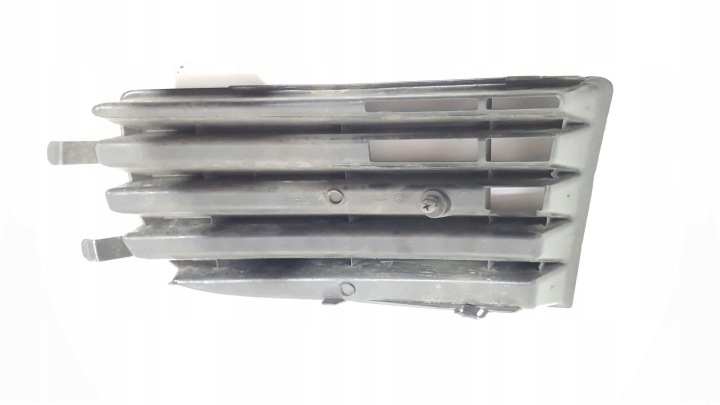 VOLKSWAGEN GOLF V 2004 DROITE CÔTÉ CALANDRE RADIATEUR GRILLE