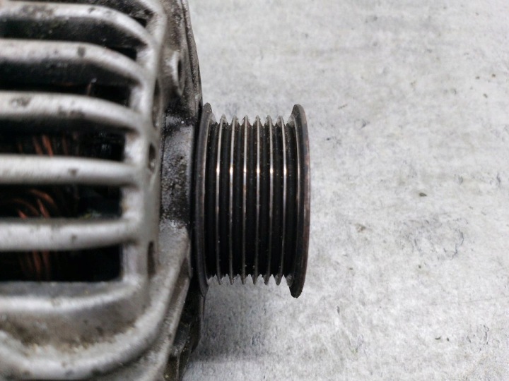 ALTERNATEUR TOYOTA AVENSIS II T25 27060-0H070 0124325085 BOSCH 2.0 VVT-I